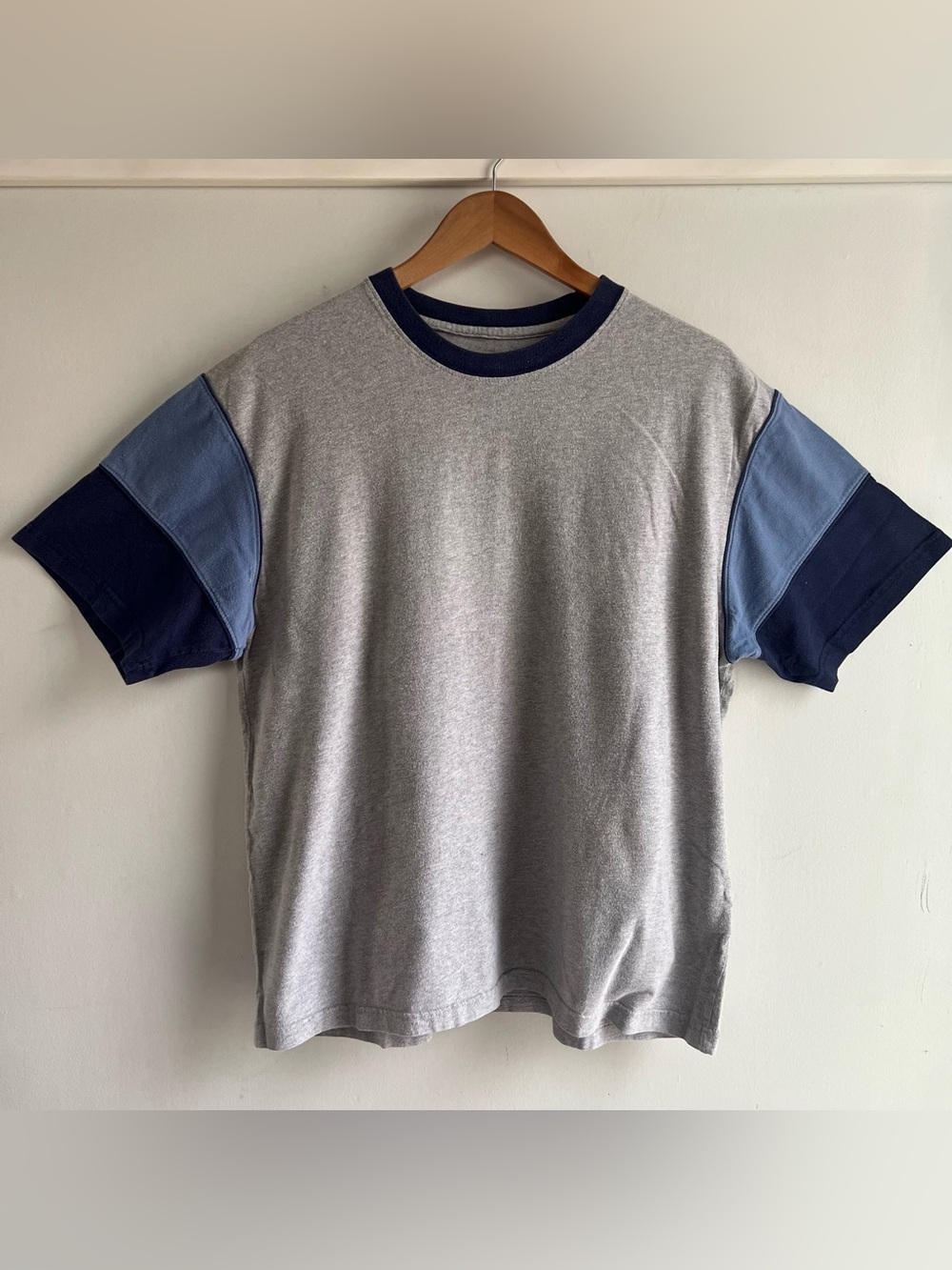 Tek Gear Men’s L Large Gray Blue Colorblock T Shirt 100% Cotton Crew Neck